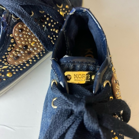 Michael Kors low tops with gold accents kids size 11 - Picture 4 of 10